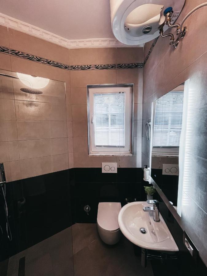 Amansar Boutique Hotel Tirana Exteriör bild